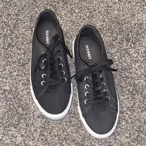 Old Navy black sneakers/ Woman’s Size 7/ New without tags